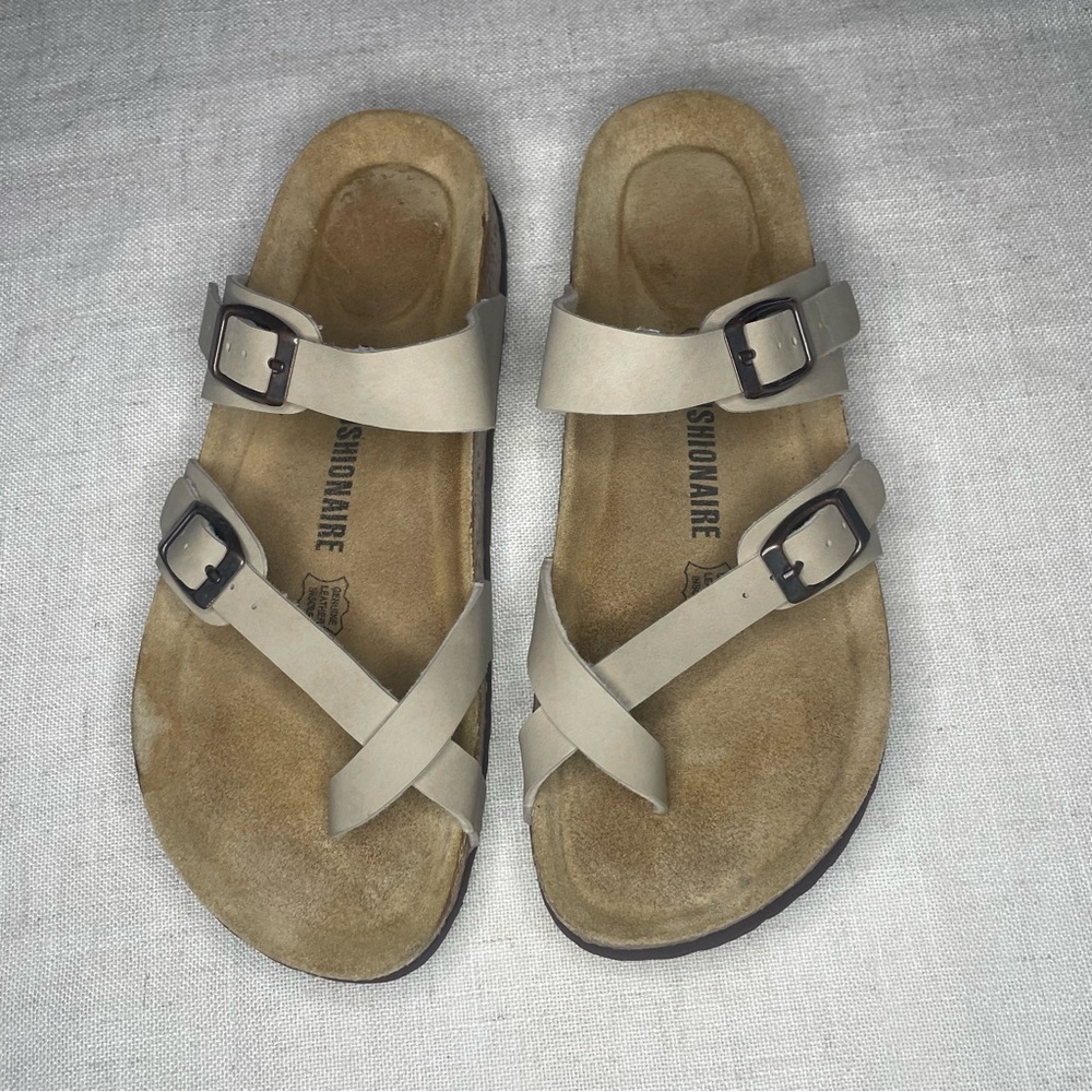 CUSHIONAIRE Women's Luna Cork Footbed Sandal With +Comfort​